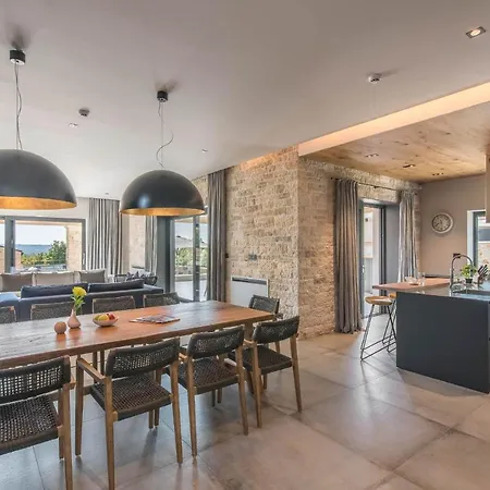 Exclusive Living Villas *