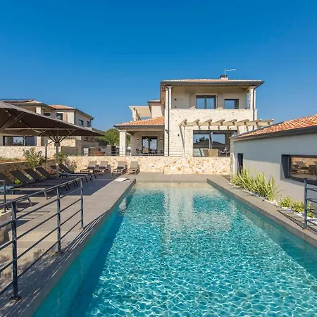 Exclusive Living Villas